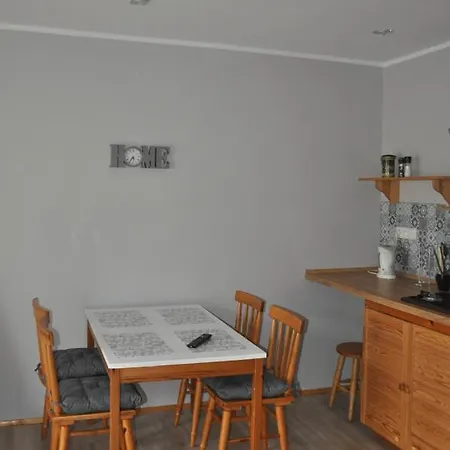 Goscinne Gabi ホームステイ Gnieżdżewo